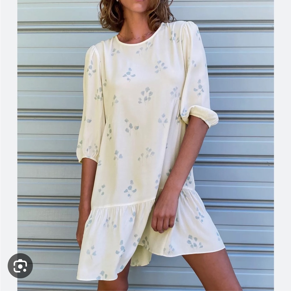 Aritzia Wilfred Lambrusco Dress
